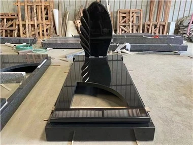 Pietre funerare din granit negru